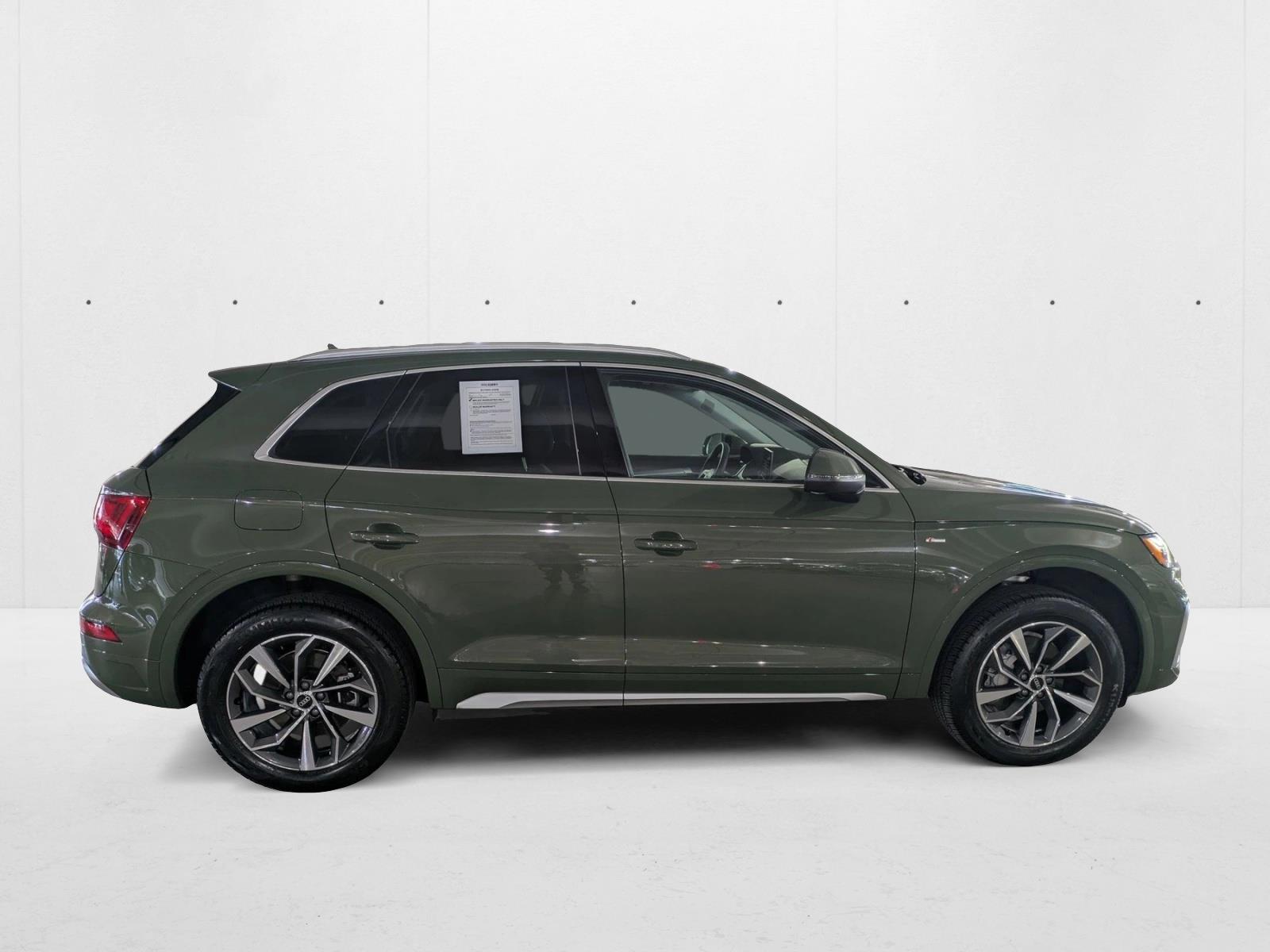 2024 Audi Q5 45 S line Premium Plus photo 2