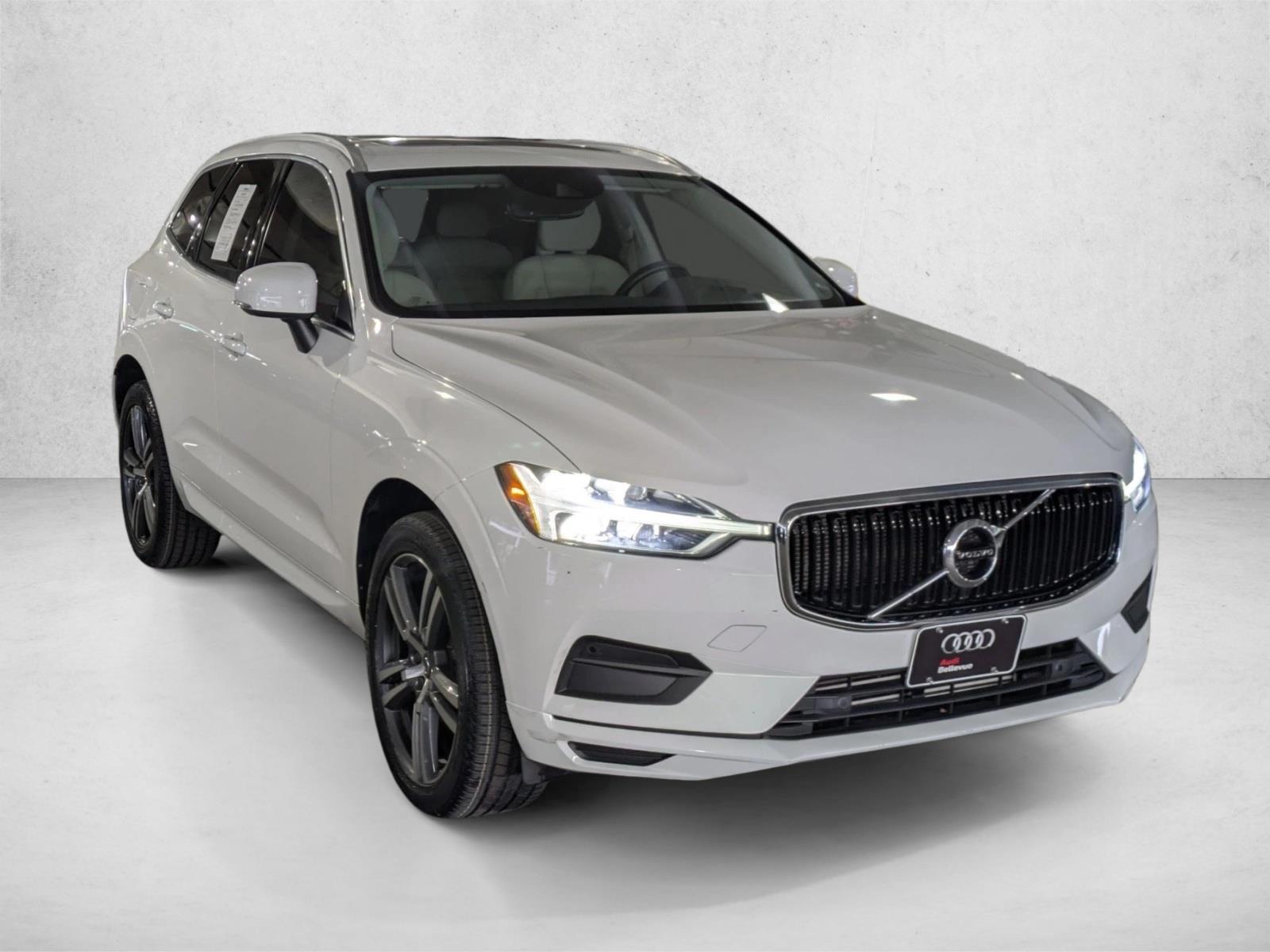 2020 Volvo XC60 T5 Momentum photo 2