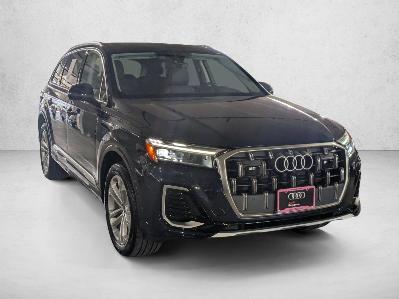 2025 Audi Q7 45 Premium Plus photo 3