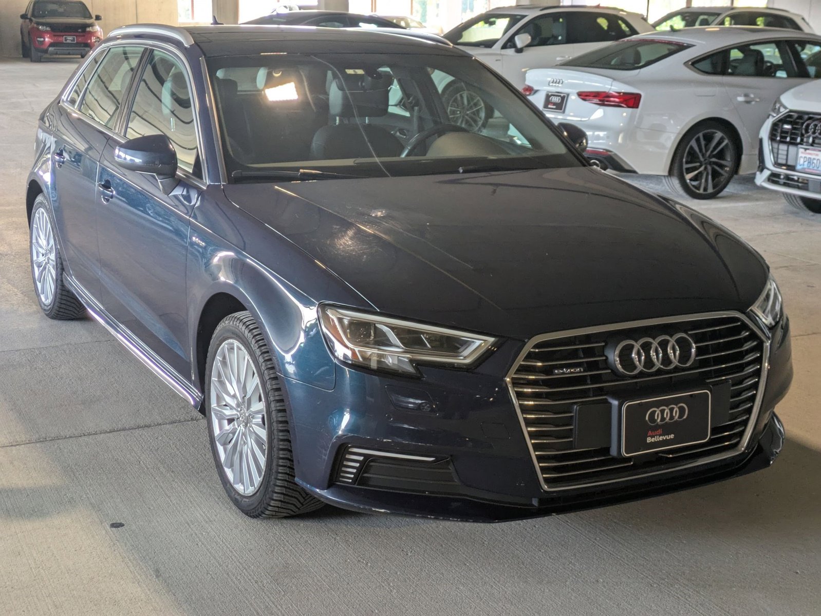 2018 Audi A3 E-tron Premium Plus photo 3