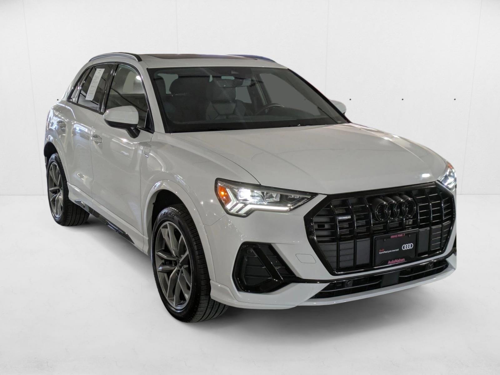 2024 Audi Q3 45 TFSI S line Premium Plus photo 3