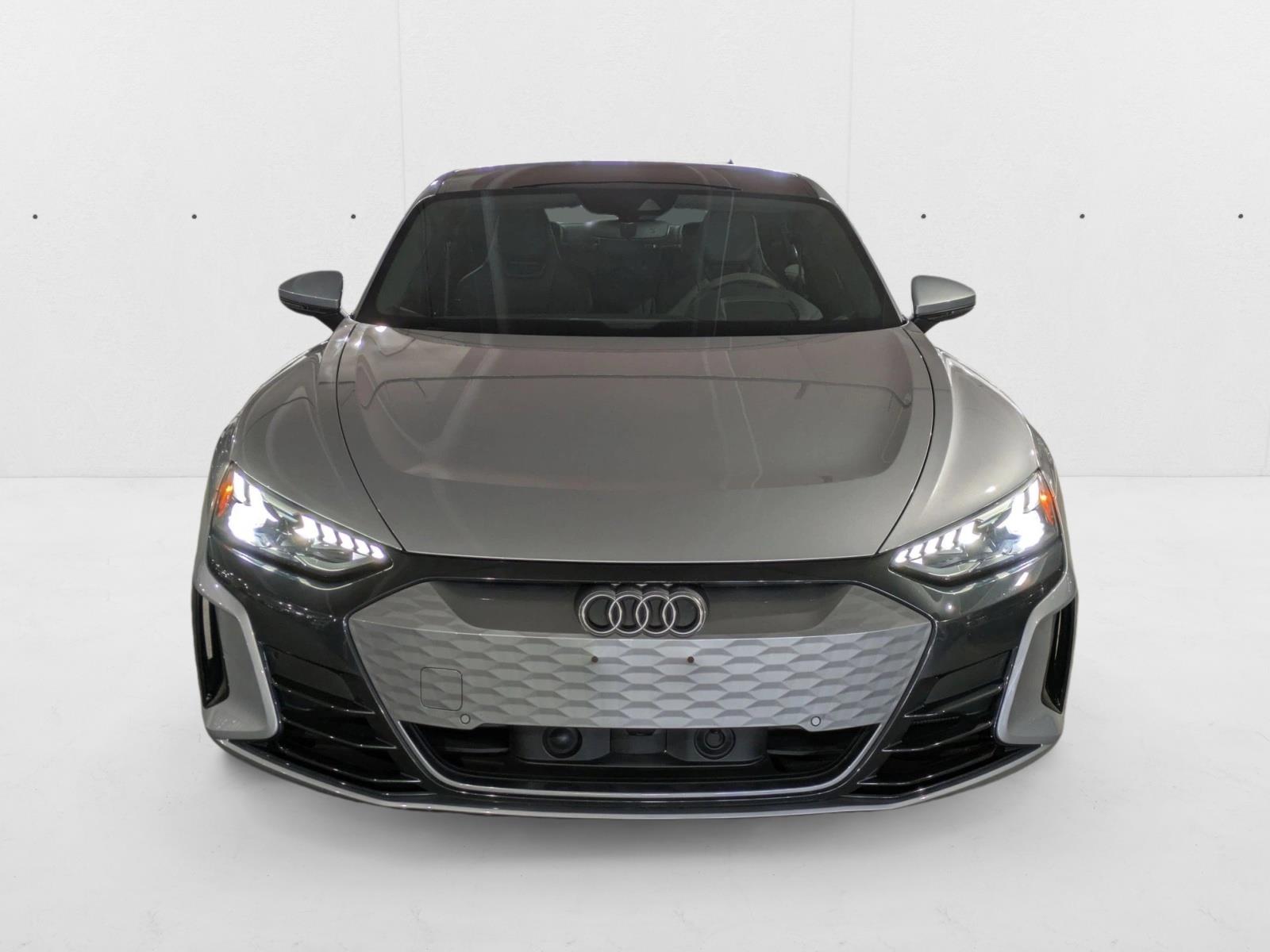 2022 Audi e-tron GT Premium Plus photo 2