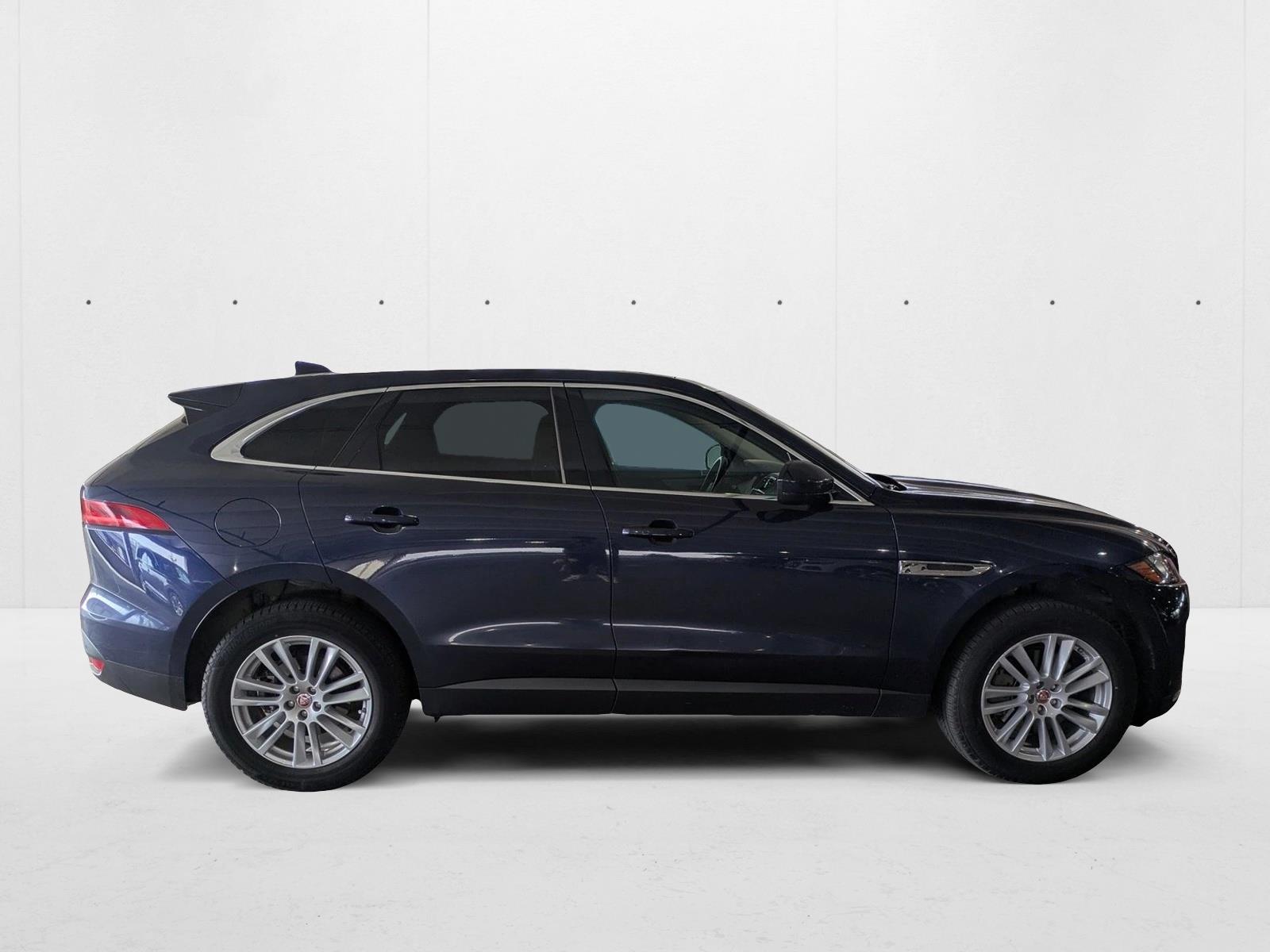 2018 Jaguar F-PACE Prestige photo 3