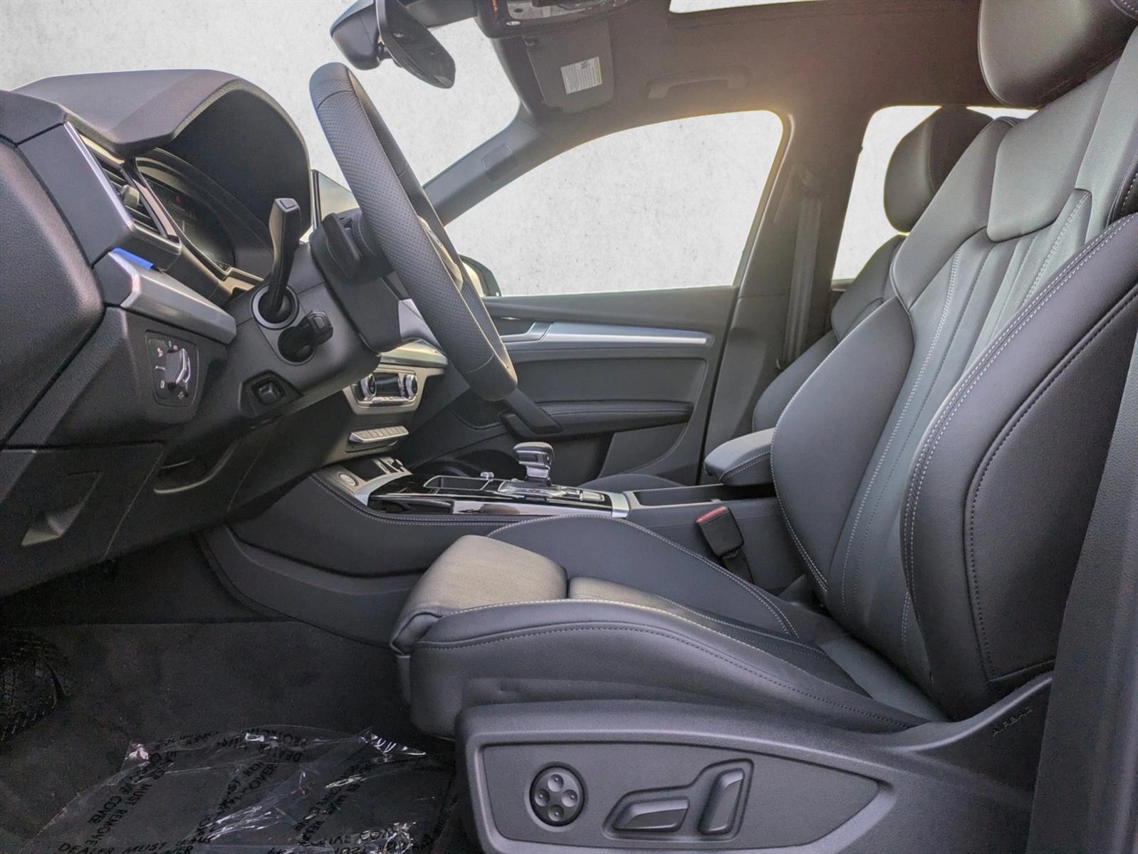 2025 Audi Q5 45 S line Premium Plus photo 4