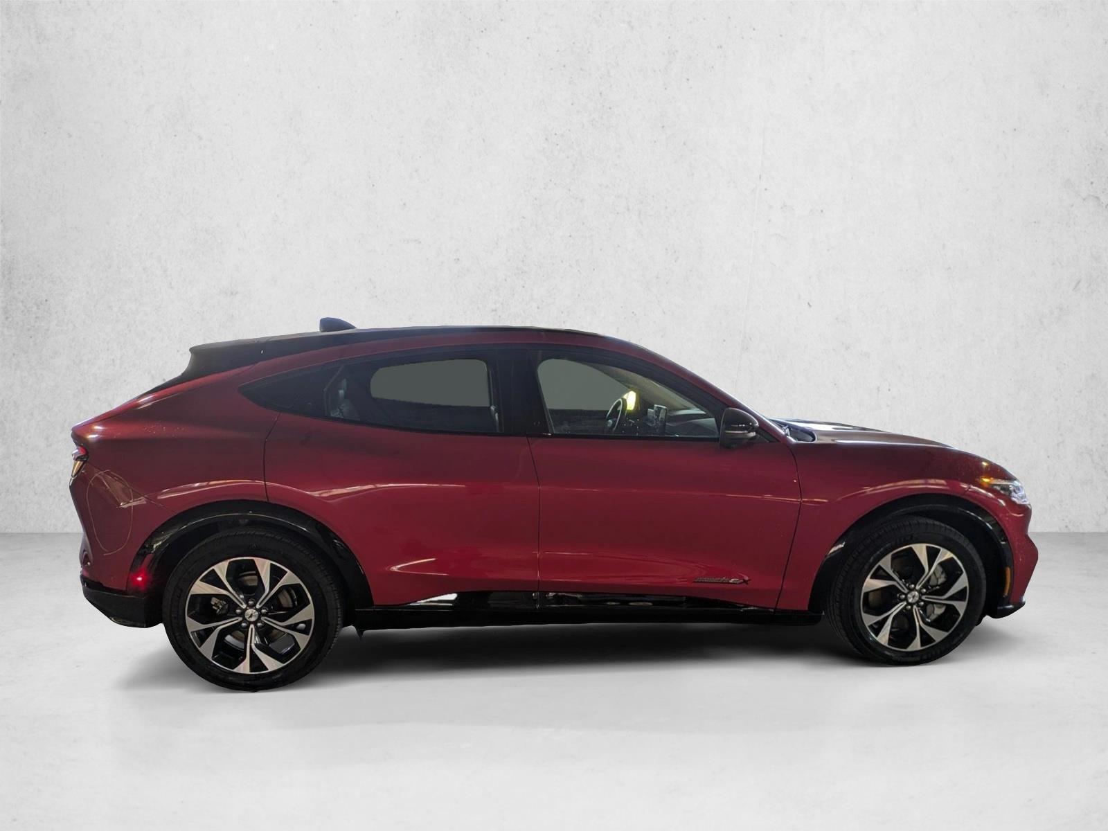 2022 Ford Mustang Mach-E Premium photo 4