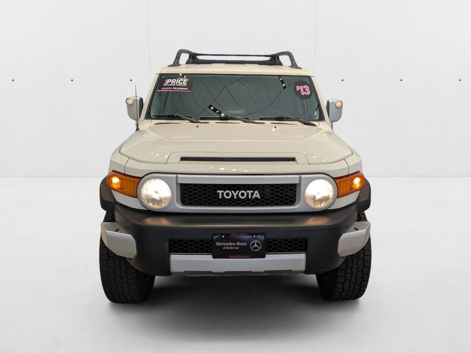 2013 Toyota FJ Cruiser Base photo 2