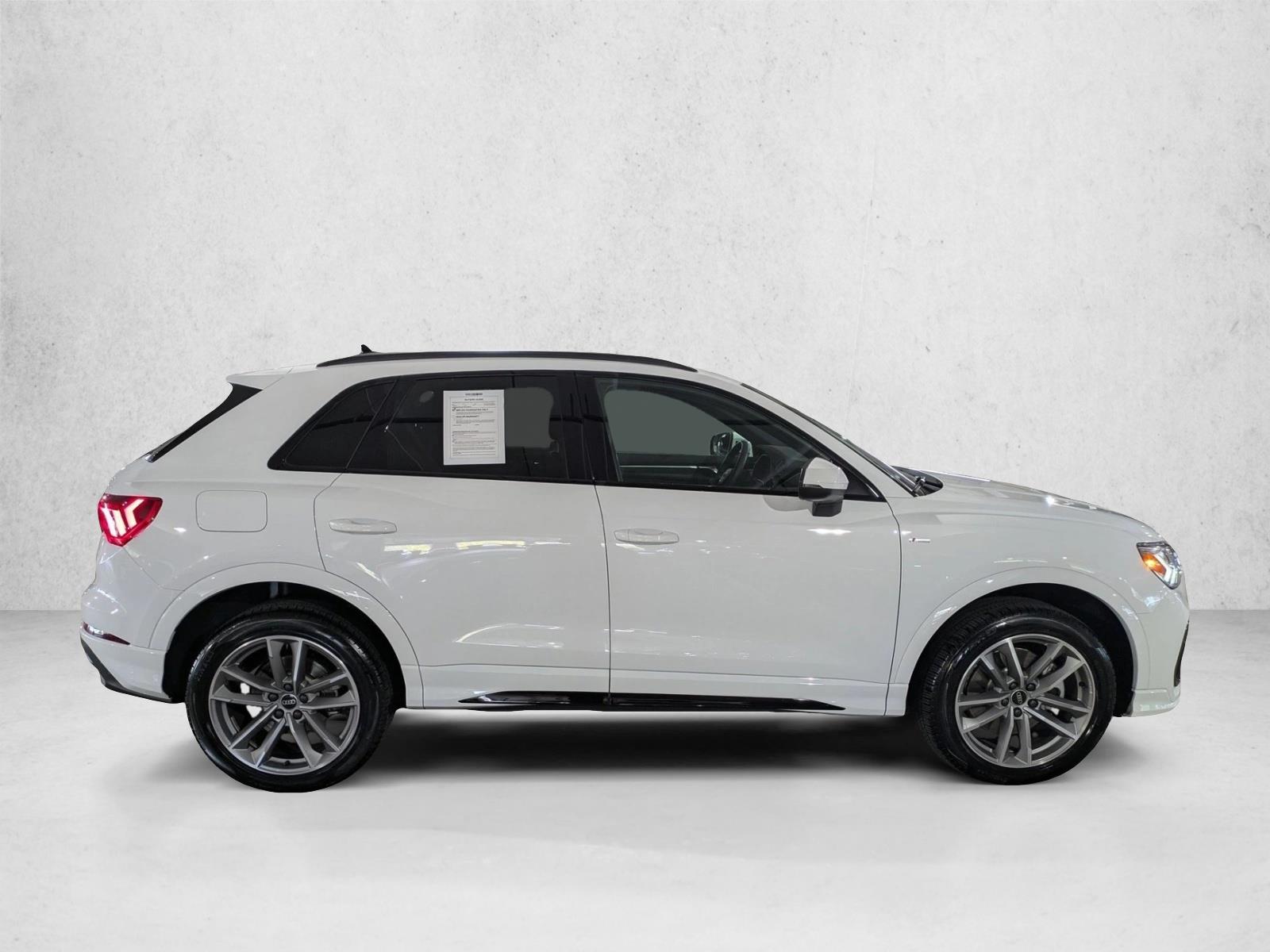 2025 Audi Q3 45 TFSI S line Premium photo 4