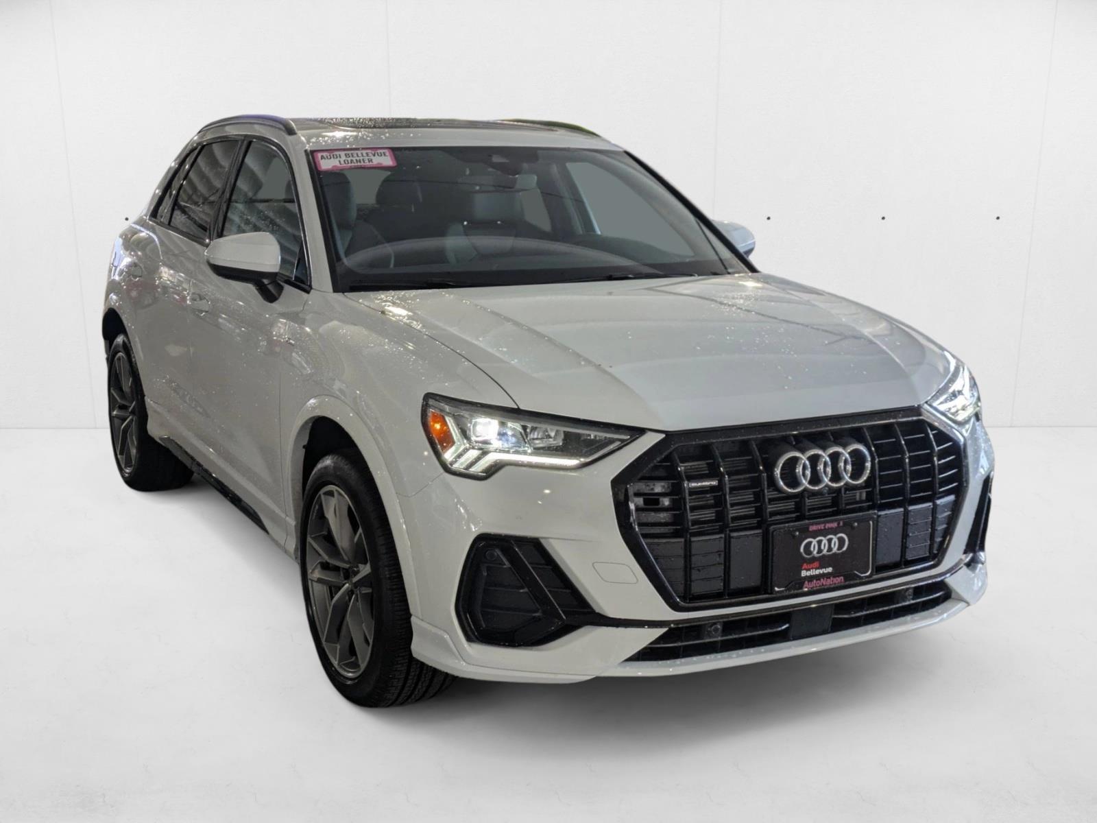 2024 Audi Q3 45 TFSI S line Premium Plus photo 2