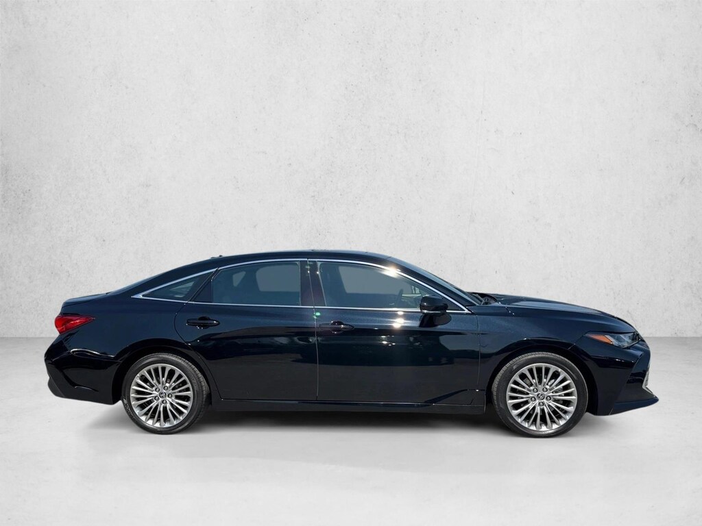 Used 2022 Toyota Avalon Hybrid Limited Sedan