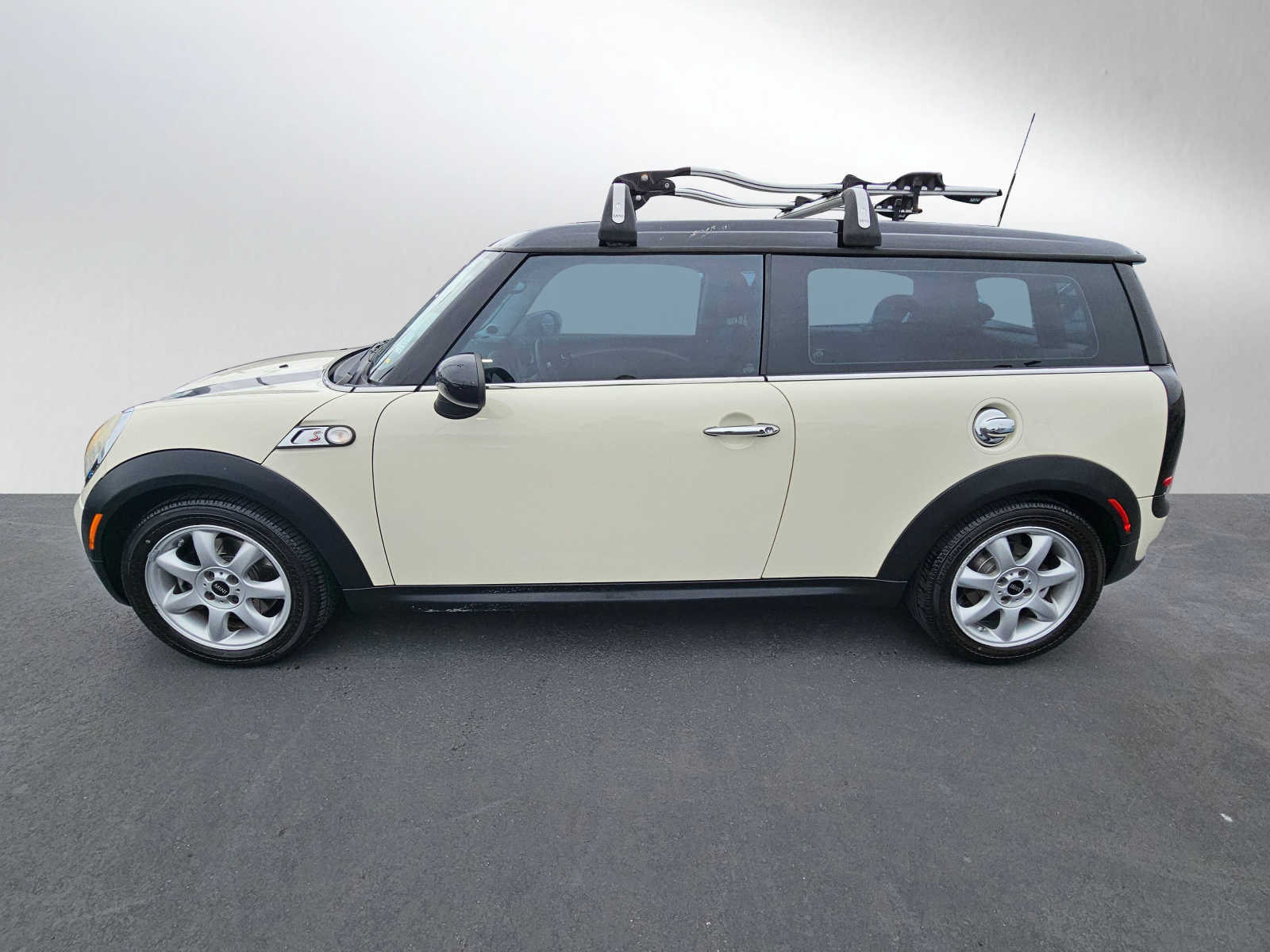 Used 2009 MINI Cooper S with VIN WMWMM33529TP89775 for sale in Bellingham, WA