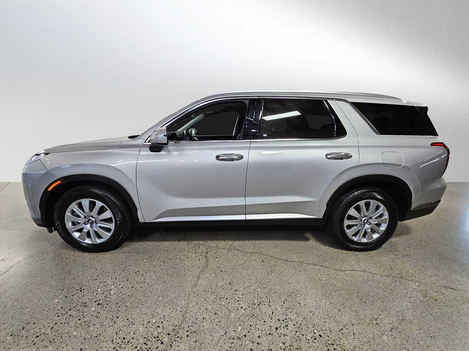 Used 2024 Hyundai Palisade SEL with VIN KM8R2DGE5RU749534 for sale in Bellingham, WA