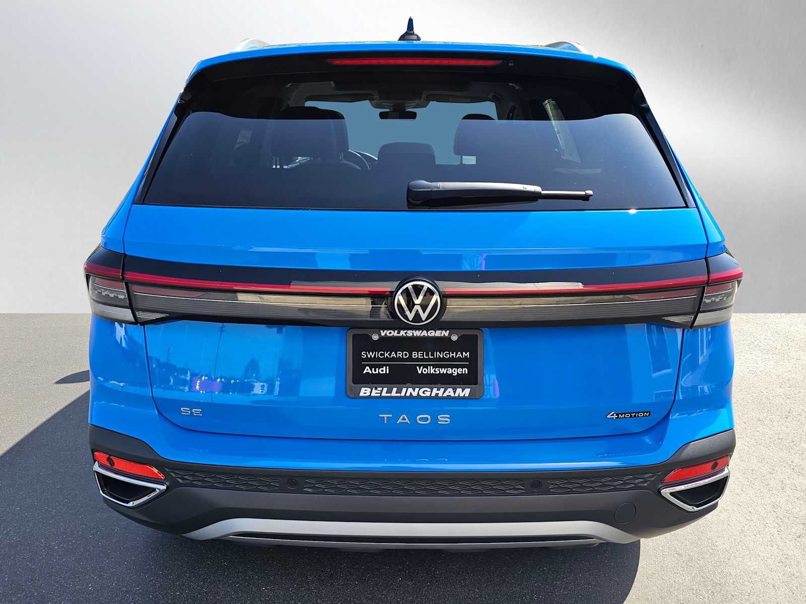 2025 Volkswagen Taos SE photo 4