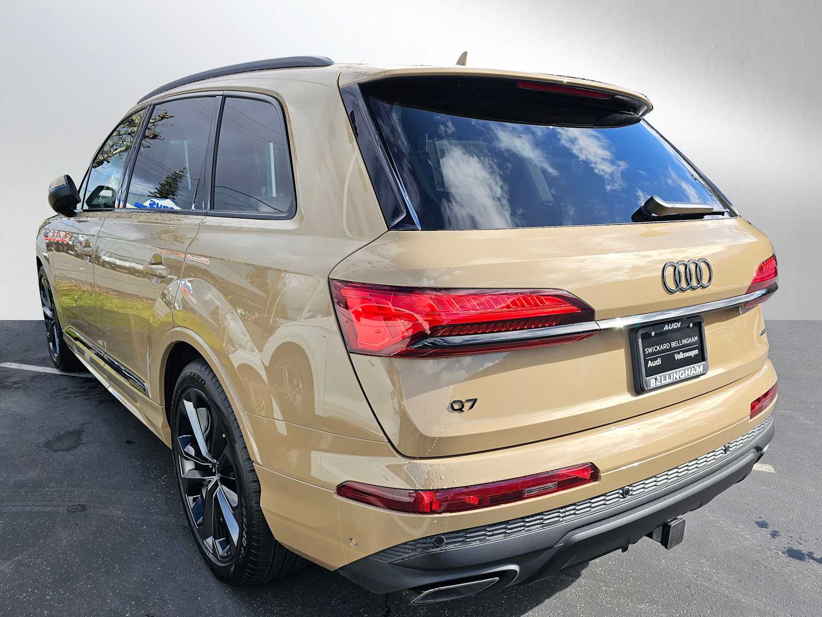 2025 Audi Q7 55 Premium photo 3