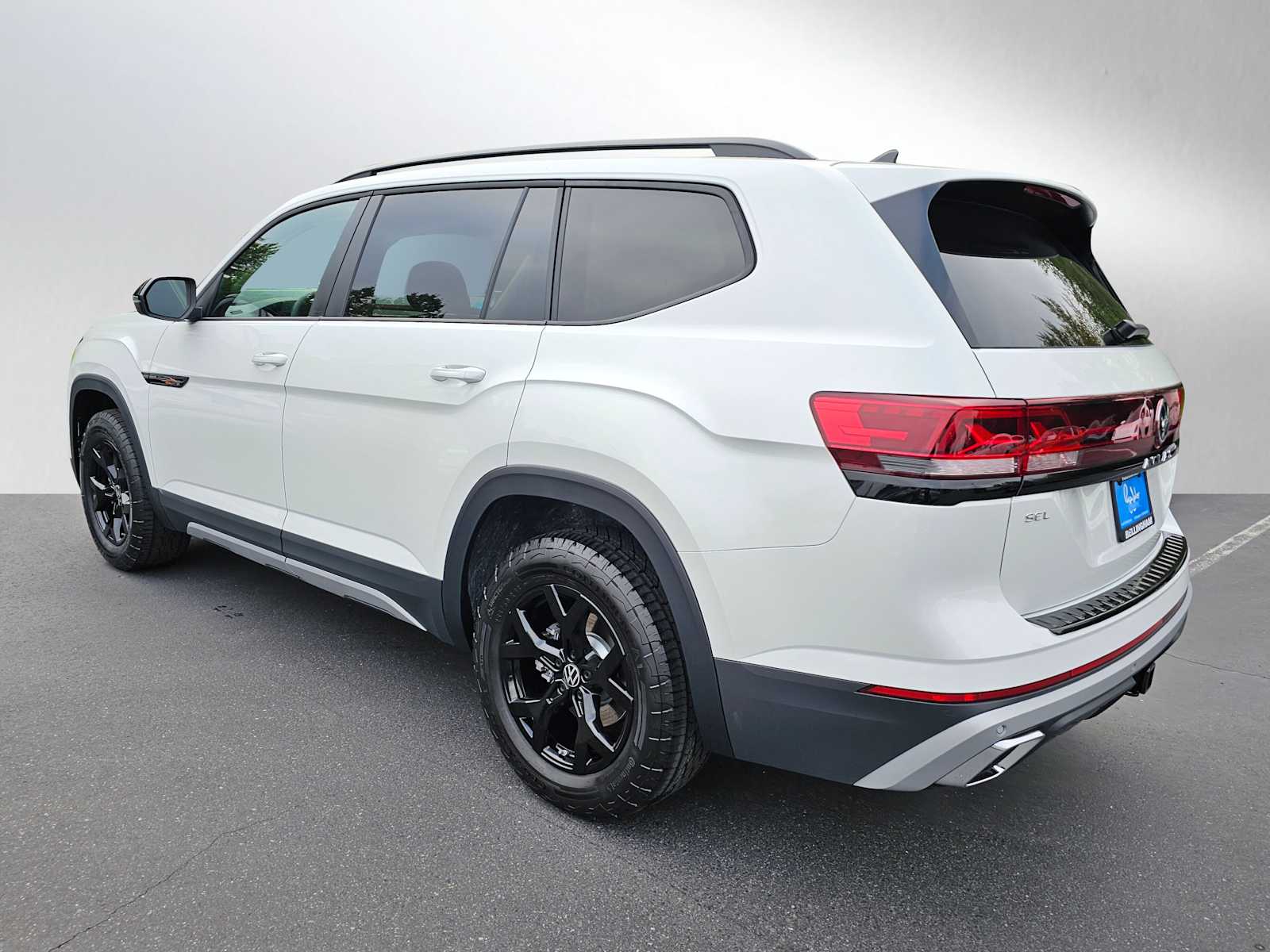 2024 Volkswagen Atlas Peak Edition SEL photo 3