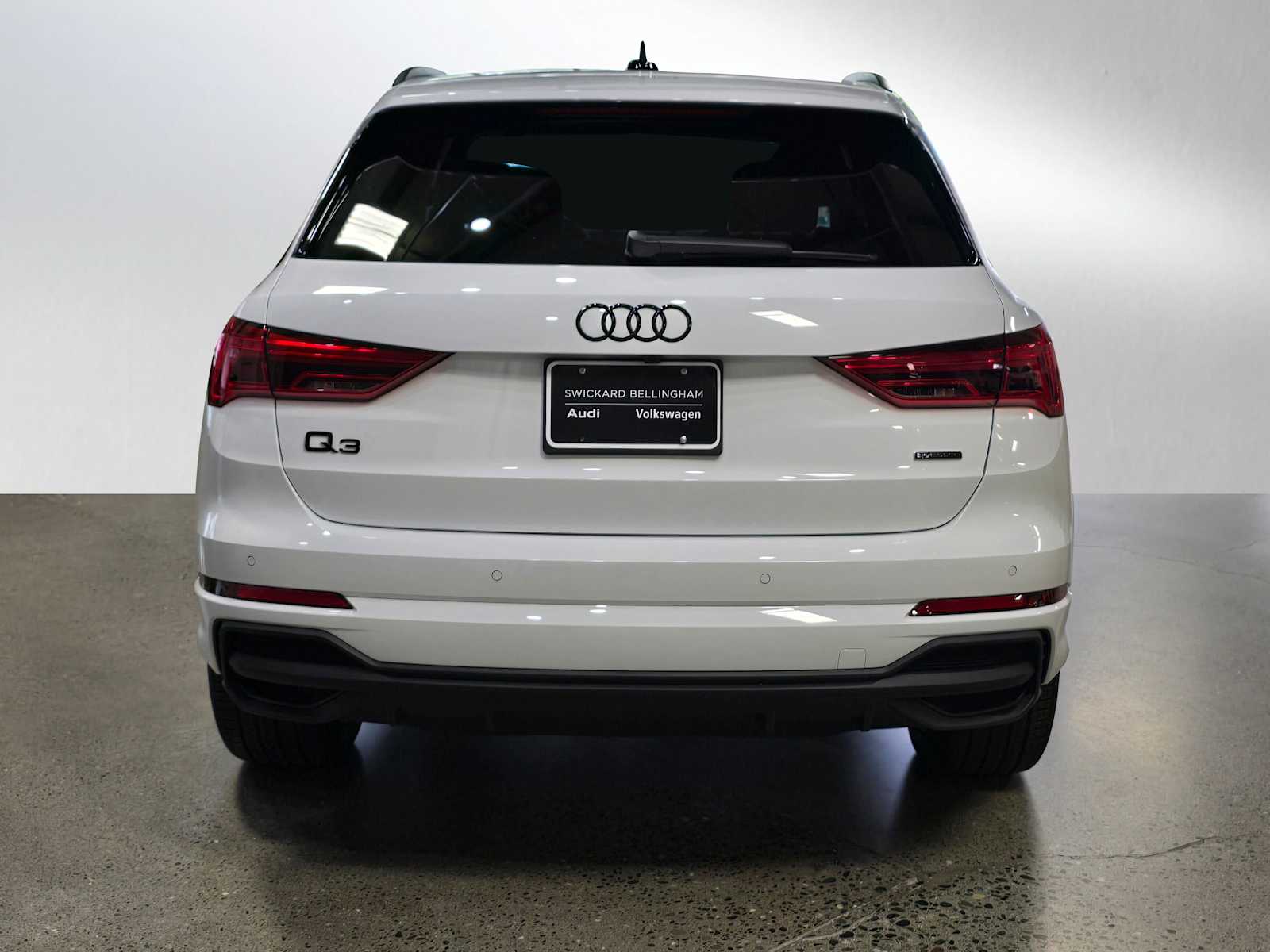 2025 Audi Q3 S line Premium photo 4