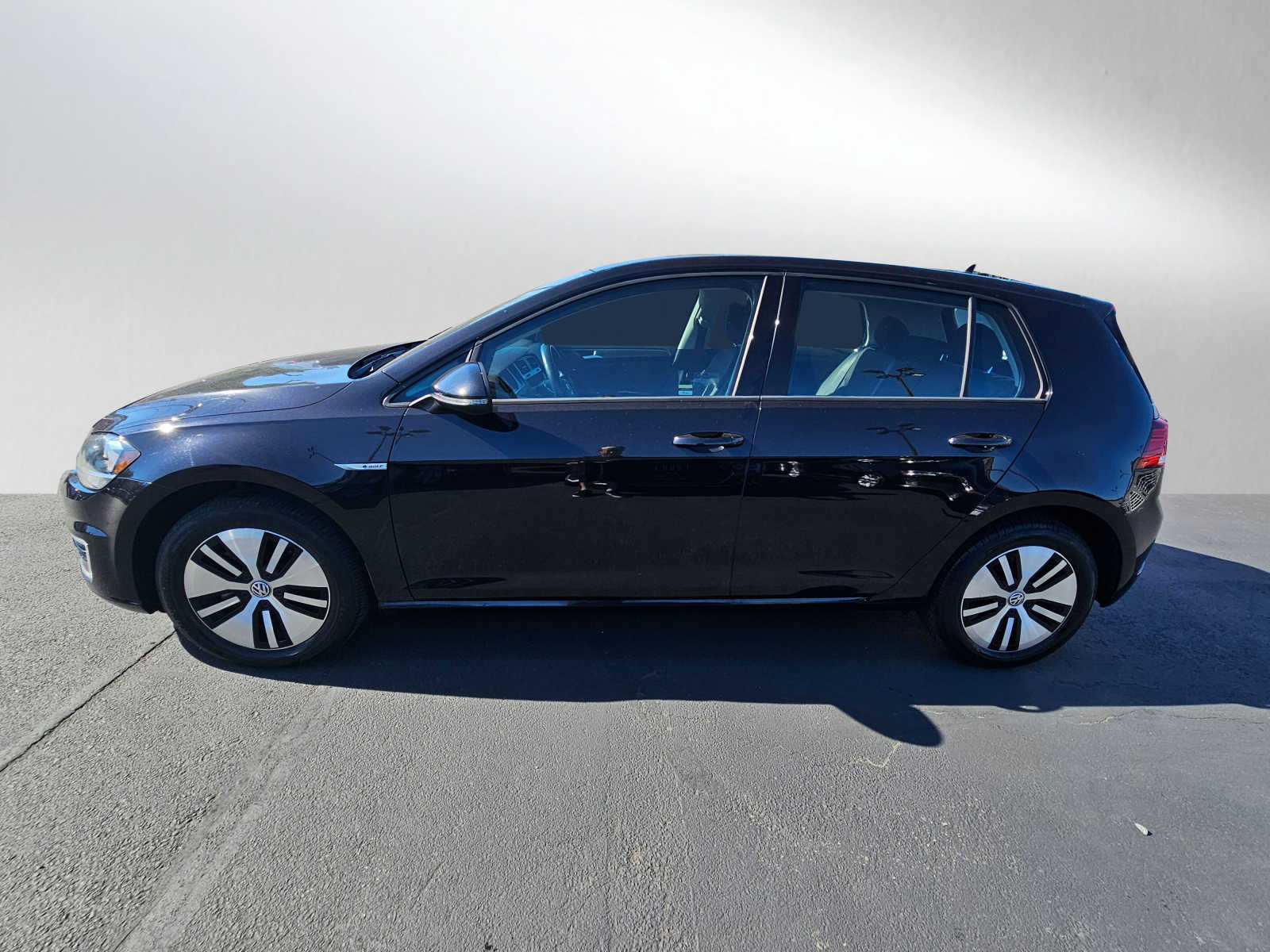 Used 2019 Volkswagen e-Golf e-Golf SE with VIN WVWKR7AUXKW910442 for sale in Bellingham, WA