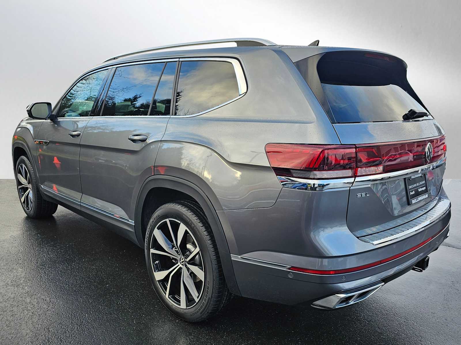 2025 Volkswagen Atlas SEL Premium R-Line photo 3