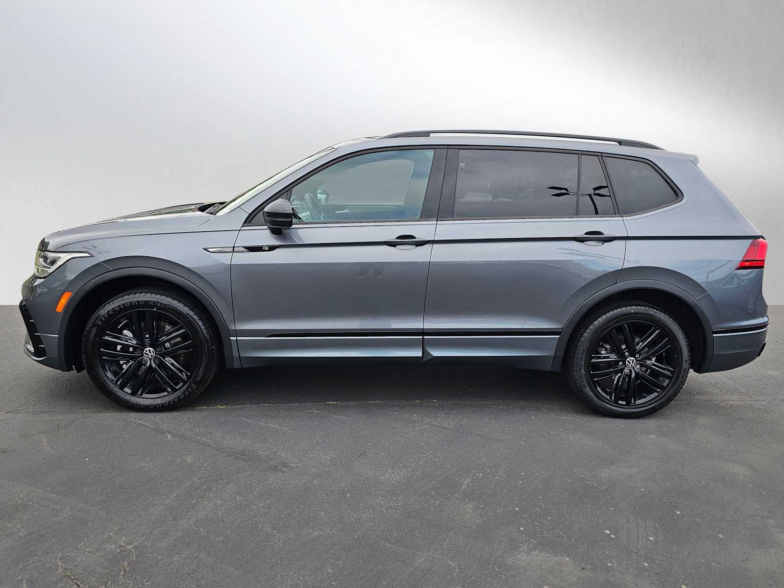 Used 2022 Volkswagen Tiguan SE R-LINE BLACK with VIN 3VV8B7AX4NM111187 for sale in Bellingham, WA