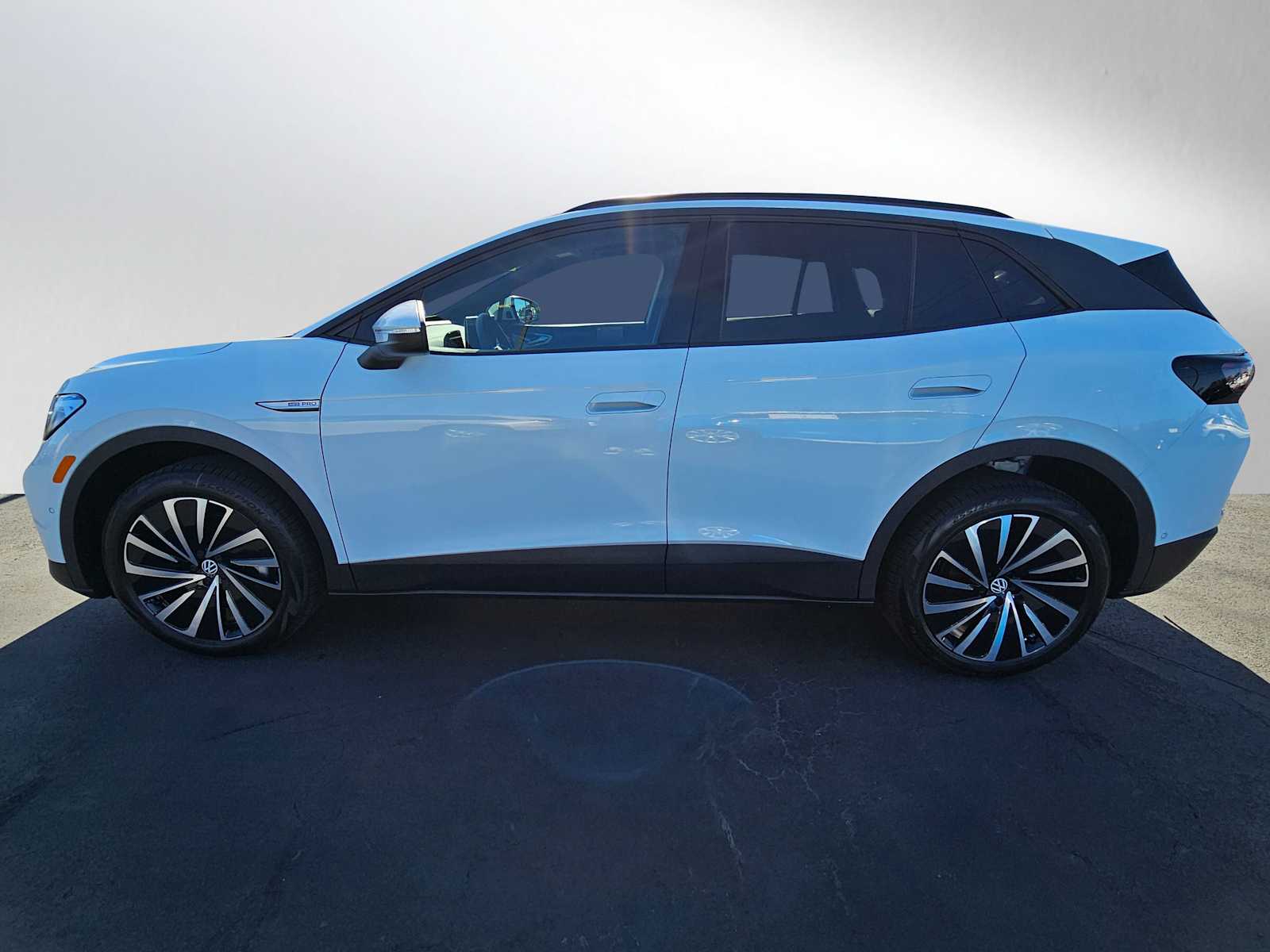 2025 Volkswagen ID.4 Pro photo 4
