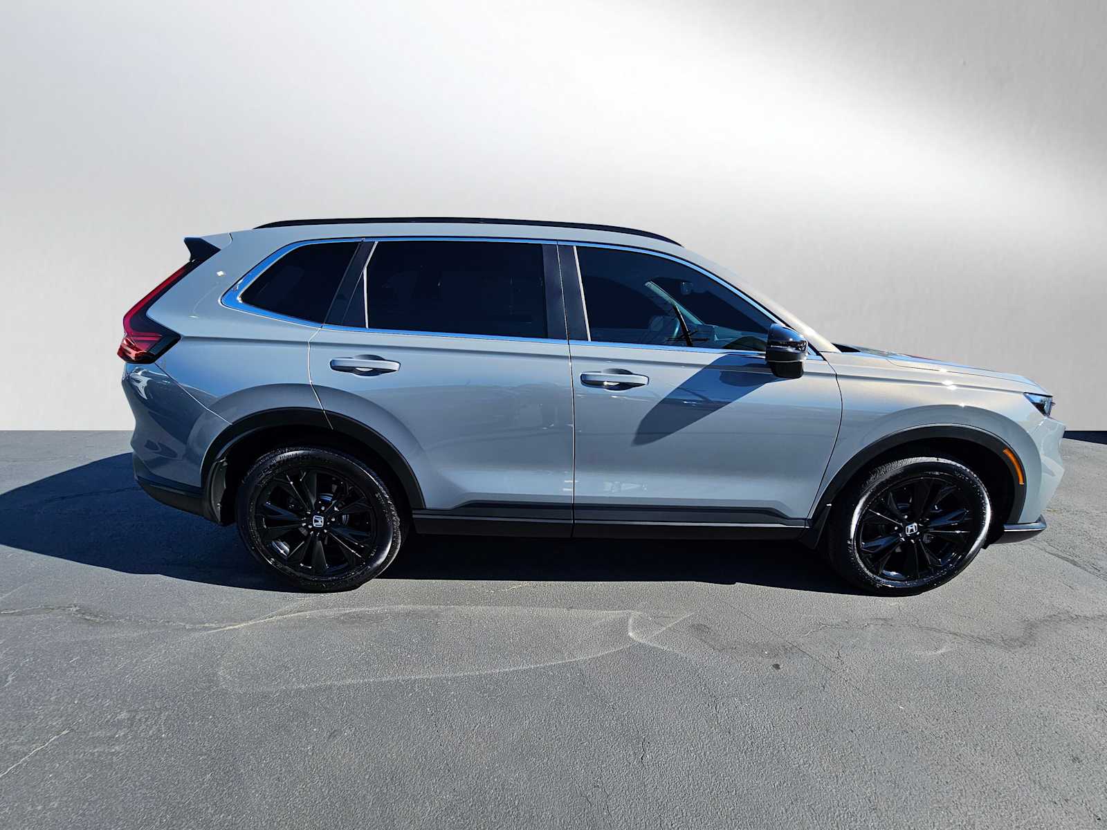 2024 Honda CR-V Hybrid Sport Touring photo 2