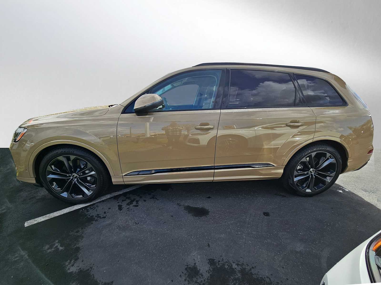 2025 Audi Q7 55 Premium photo 2