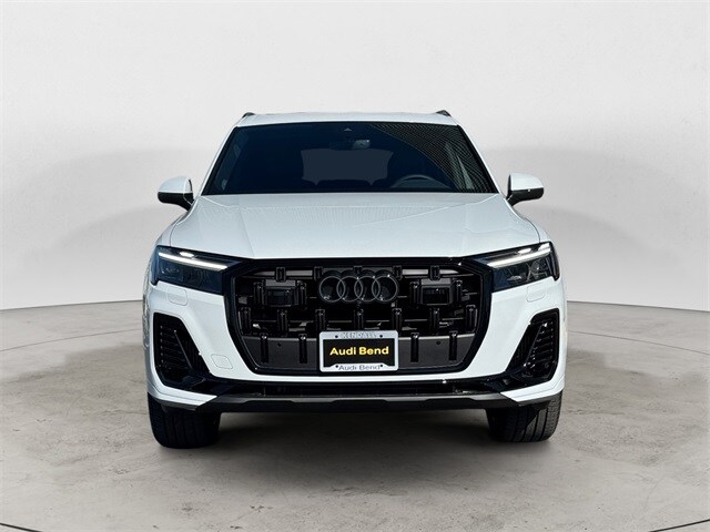 2025 Audi Q7 55 Premium Plus photo 2