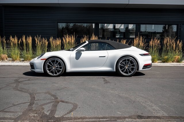 2021 Porsche 911 4 Cabriolet photo 2