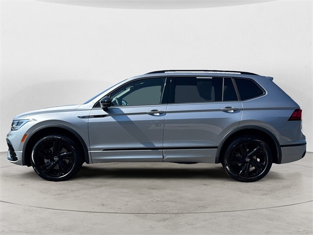 2024 Volkswagen Tiguan SE R-Line Black photo 4