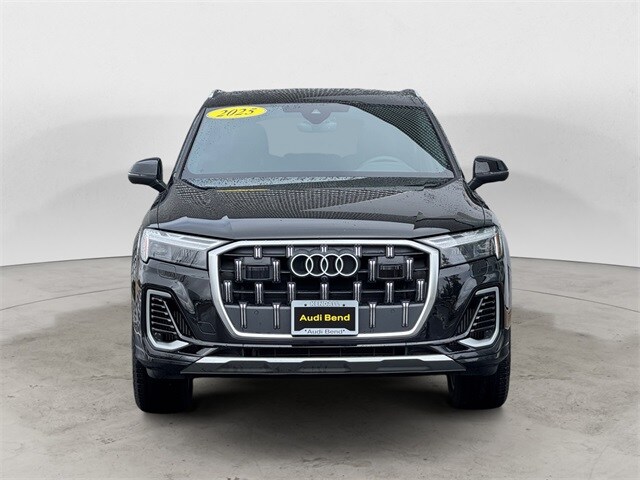 2025 Audi Q7 55 Premium Plus photo 2