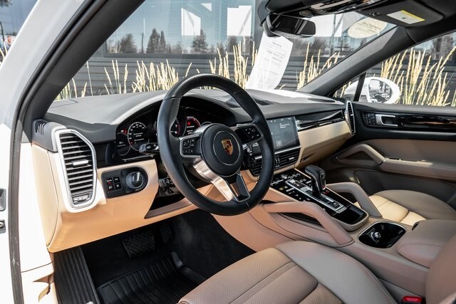 2021 Porsche Cayenne Coupe photo 3
