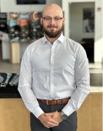 Staff member Mike Elliot from ID_77a2d4