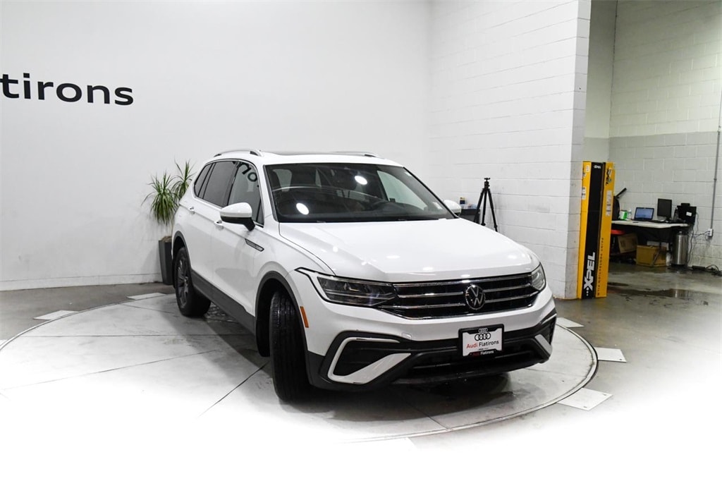 Used 2022 Volkswagen Tiguan SE with VIN 3VV2B7AX9NM129528 for sale in Broomfield, CO