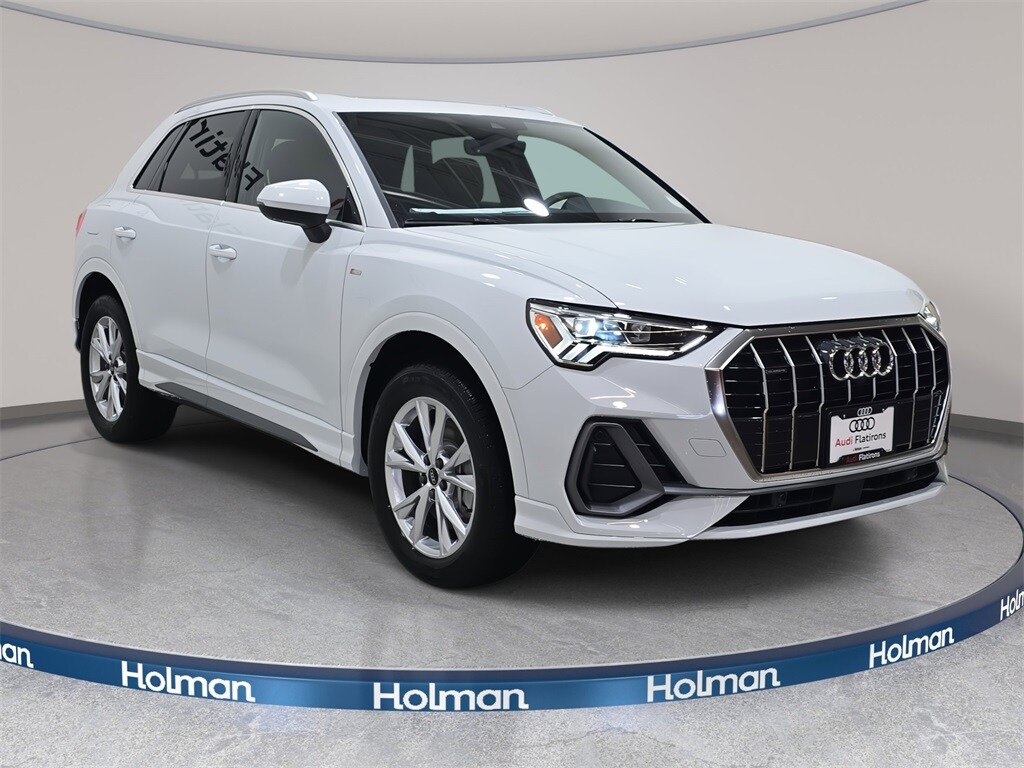 2025 Audi Q3 45 TFSI S line Premium Plus photo 2