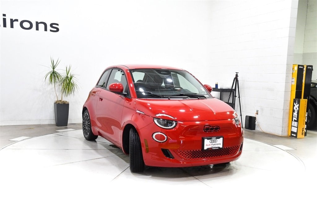 Used 2024 FIAT 500e Base with VIN ZFAFFAA42RX204262 for sale in Broomfield, CO