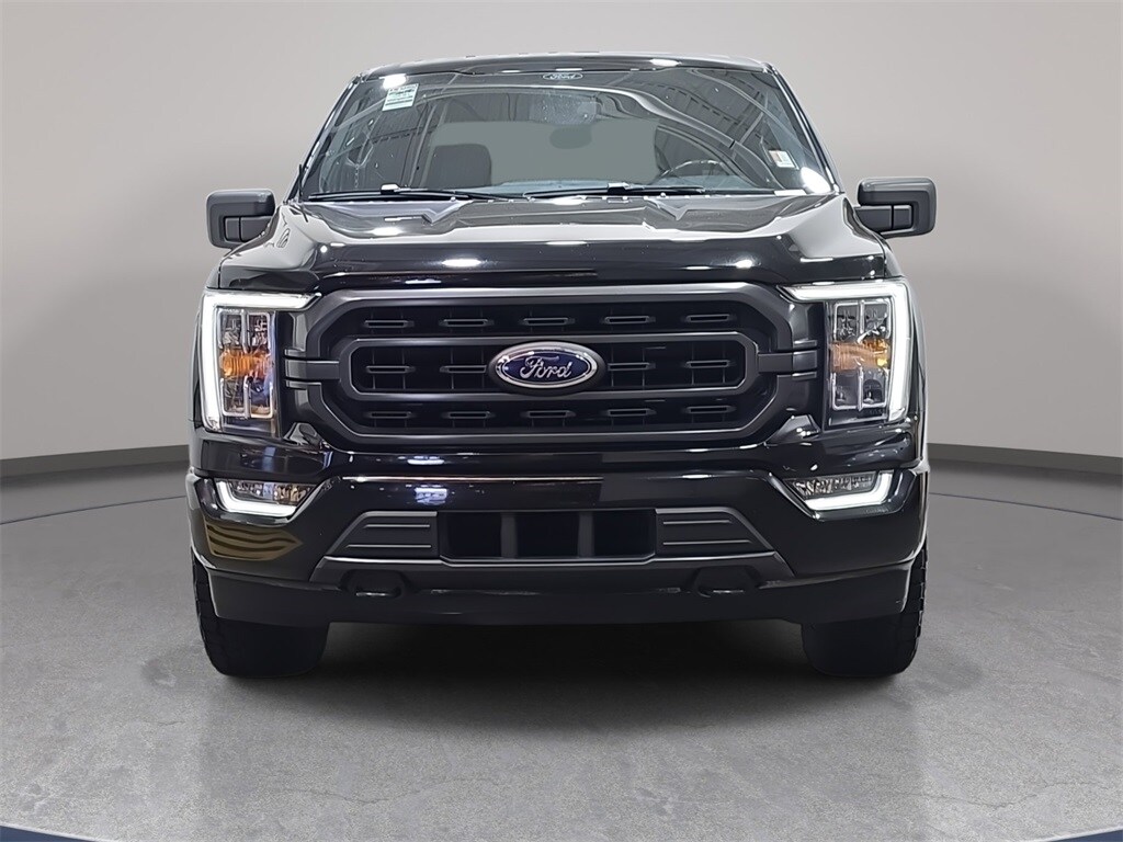 2021 Ford F-150 XLT photo 2