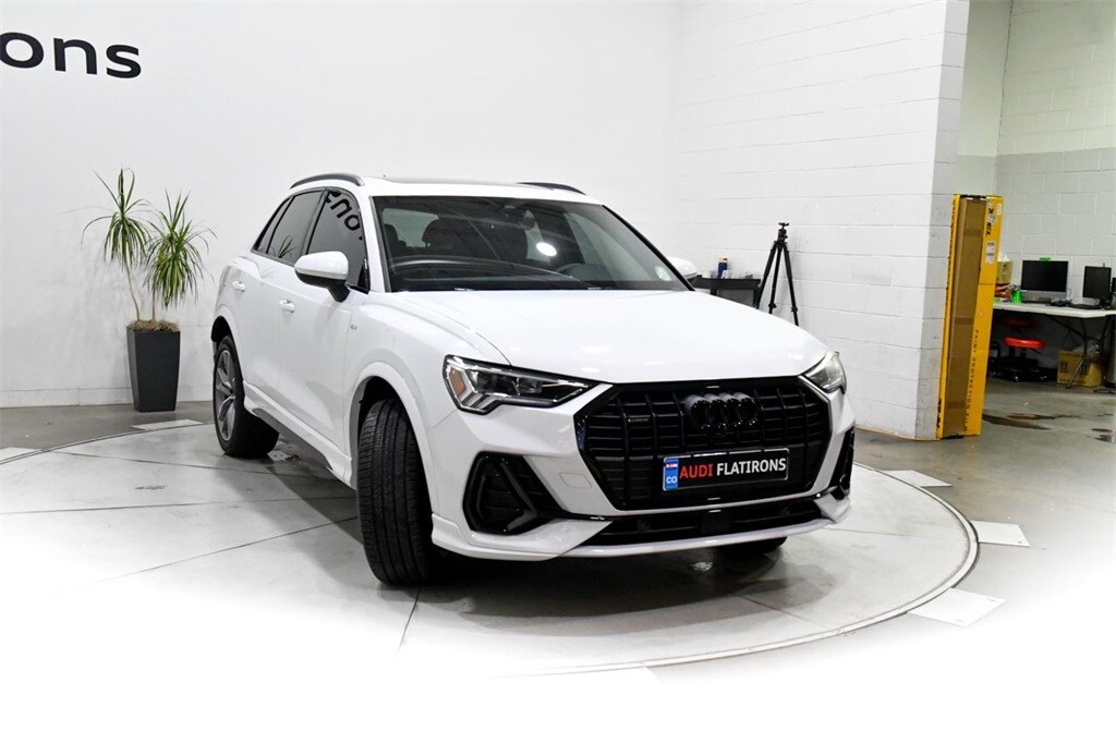 2024 Audi Q3 Premium Plus photo 2