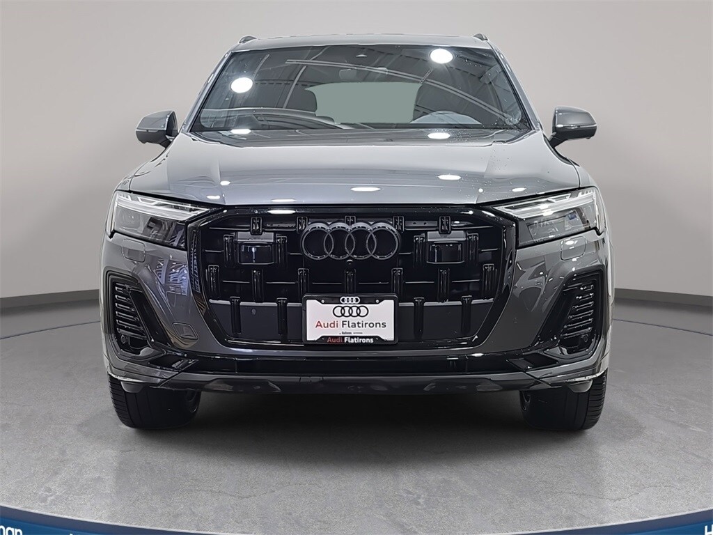 2025 Audi Q7 45 Premium Plus photo 2