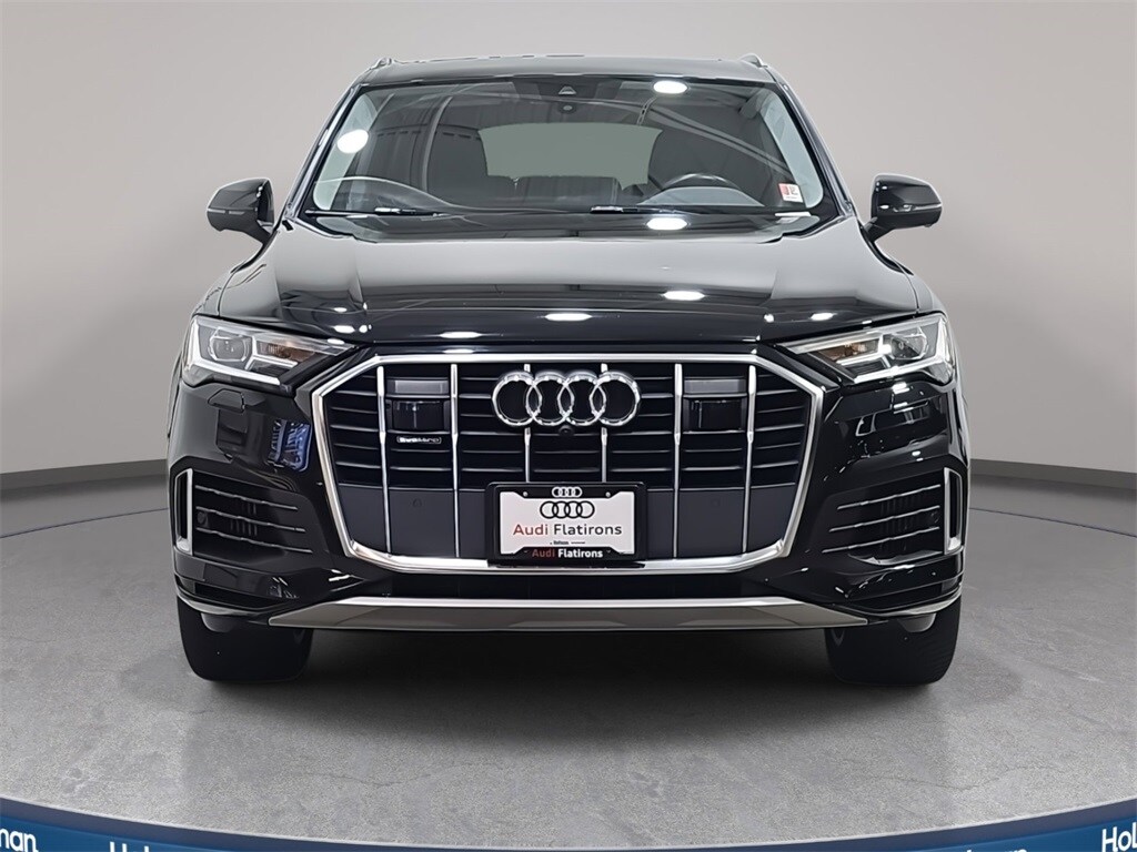2022 Audi Q7 55 Premium Plus photo 2