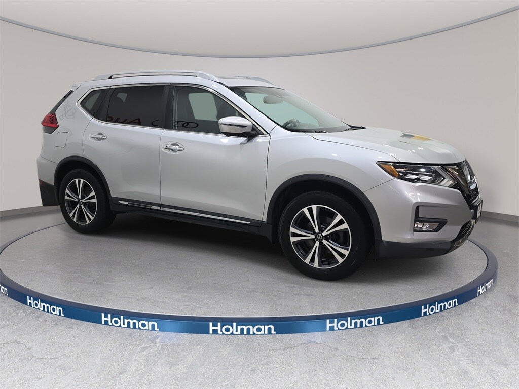 2017 Nissan Rogue SL photo 4