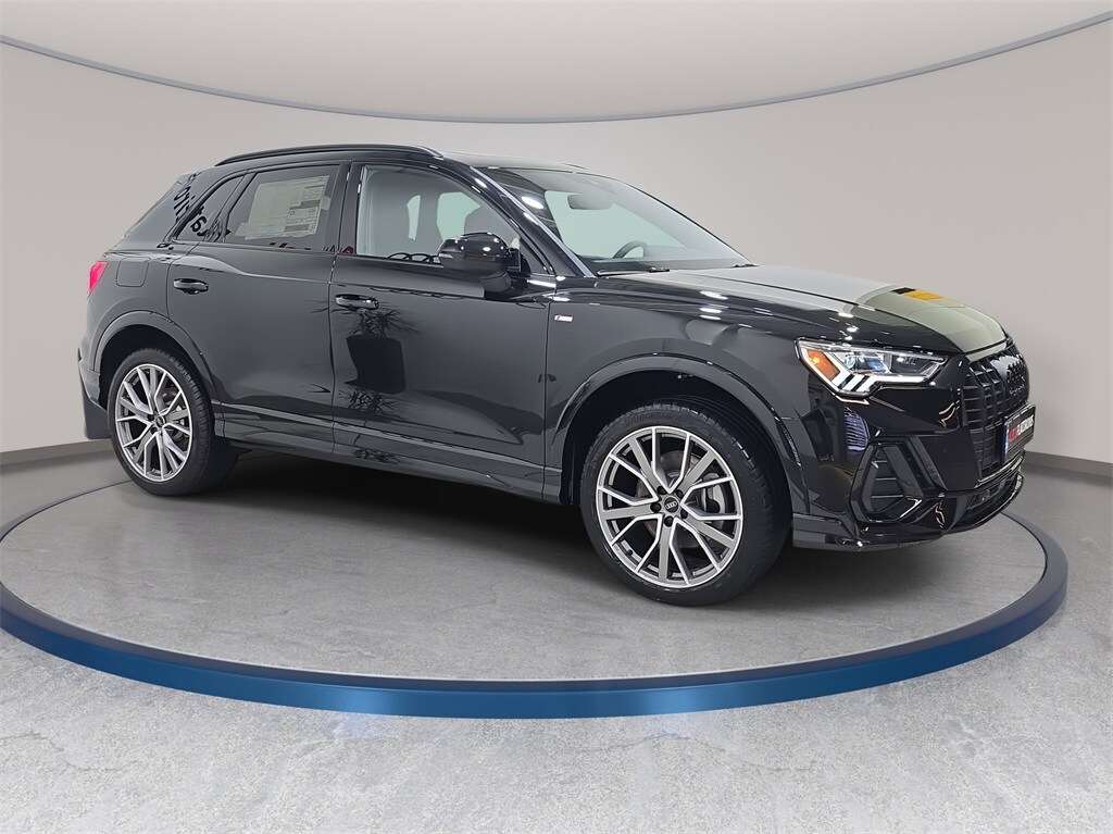 2025 Audi Q3 45 TFSI S line Premium Plus photo 2