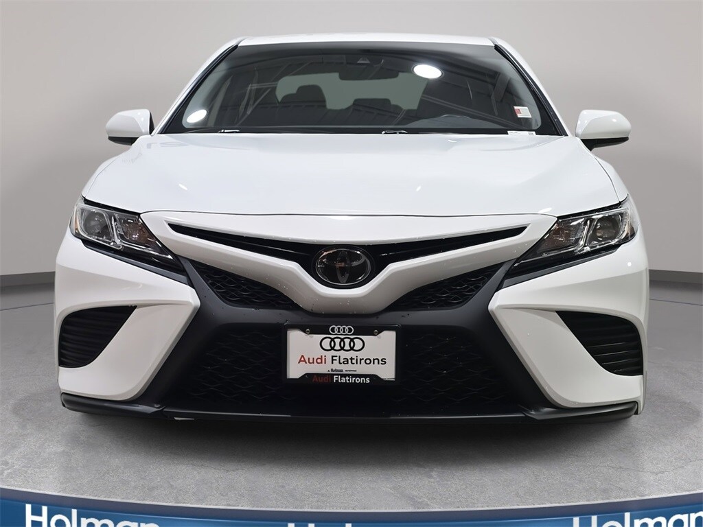Used 2020 Toyota Camry SE with VIN 4T1G11AK2LU367525 for sale in Broomfield, CO