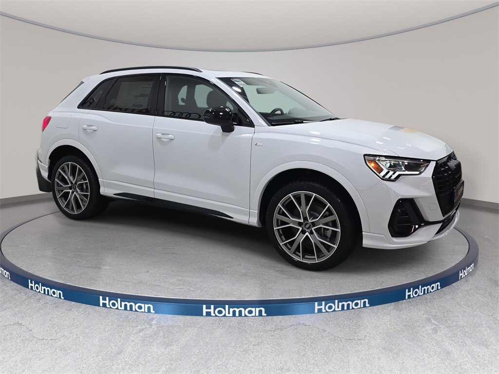 2025 Audi Q3 45 TFSI S line Premium Plus photo 3