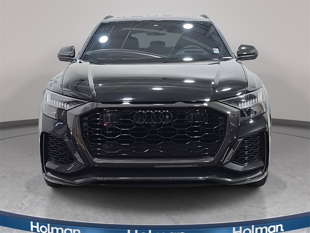2023 Audi RS Q8 photo 2