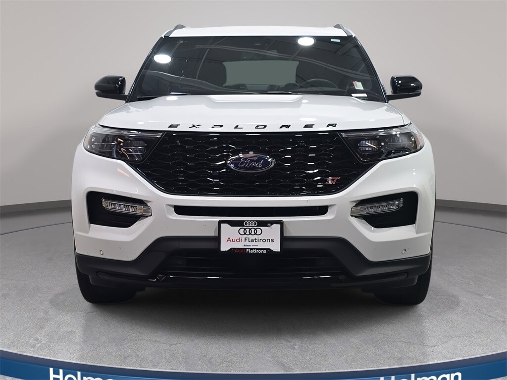 2024 Ford Explorer ST photo 2