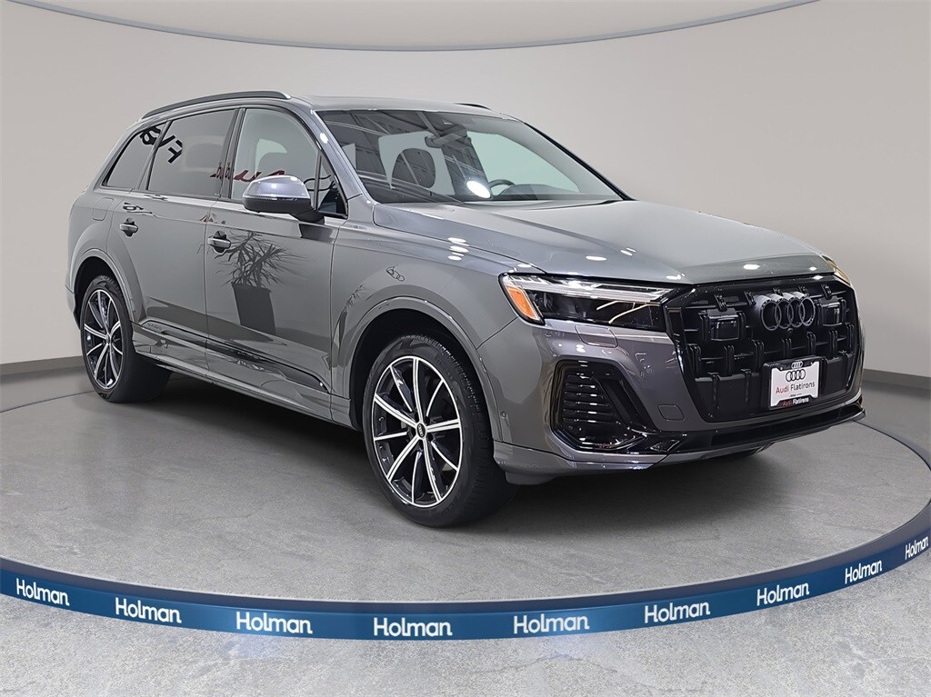2025 Audi Q7 45 Premium Plus photo 3