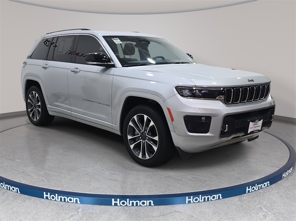 2023 Jeep Grand Cherokee Overland photo 3