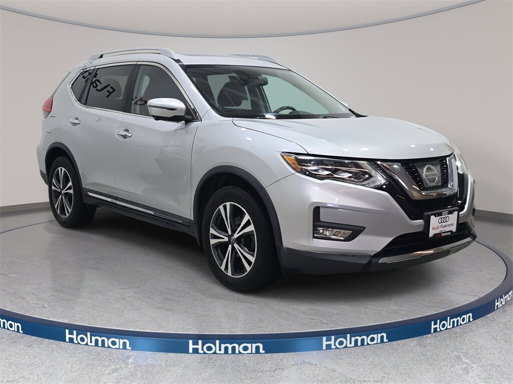 2017 Nissan Rogue SL photo 3