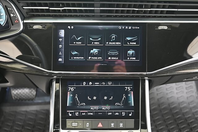 2025 Audi Q7 45 Premium Plus photo 3