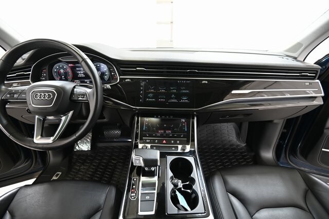 2022 Audi Q7 55 Premium Plus photo 2