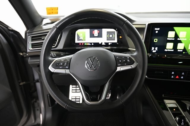 2024 Volkswagen Atlas Cross Sport SEL R-Line photo 3